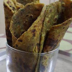 A picture of Missa bathua paratha.
