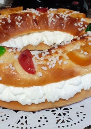 Una foto de Roscón relleno de nata
