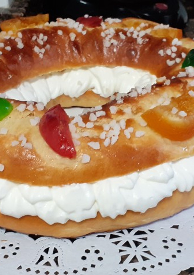 Una foto de Roscón relleno de nata