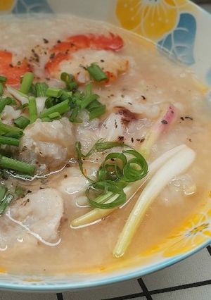 Hình của món Cháo tôm và râu mực.