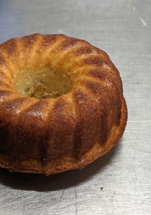 A picture of Custard Cake.