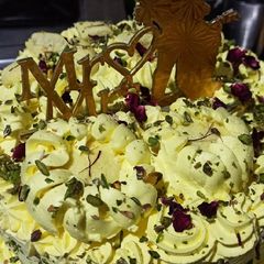 A picture of Eggless rasmalai cake.