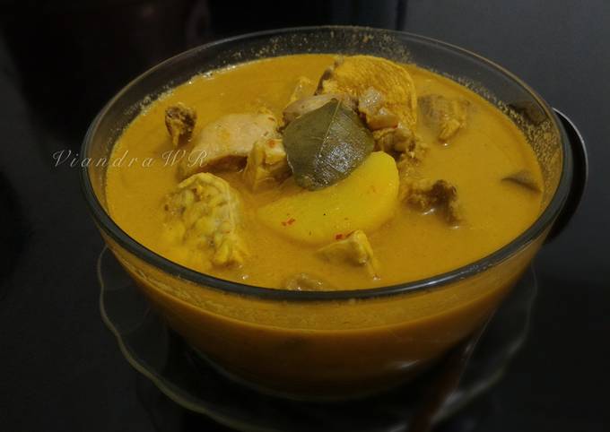 Gulai Ayam Bumbu Padang