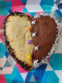 টু ইন ওয়ান কেক (two in one cake recipe in Bengali) রেসিপির প্রধান ছবি