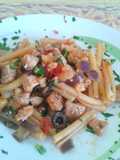 Casarecce con Pesce Spada, Pomodorini Cipolla e Olive Nere