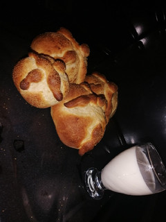 Una foto de PAN DE MUERTO 💀 🍞👨🍳