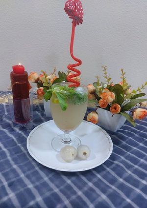 A picture of Litchi mojito mocktail / litchi squash.