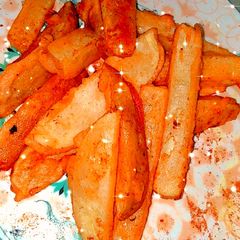 A picture of Potato wedges.
