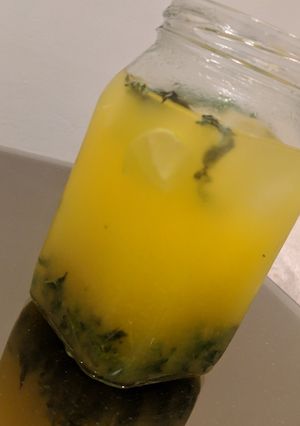 A picture of Mango mint mojito.