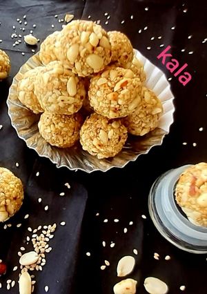 સીંગ લાડુ(penuts ladoo recipe in Gujarati) રેસીપી મુખ્ય ફોટો