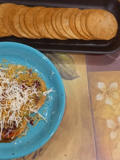 કોઈન ખાખરા ચાટ (Coin Khakhra Chaat Recipe In Gujarati) રેસીપી મુખ્ય ફોટો