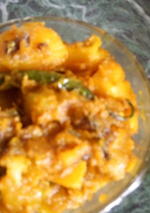 ইলিশ মাছের মাথার চচ্চড়ি (ilish macher mathar chochori recipe in Bengali) রেসিপির প্রধান ছবি