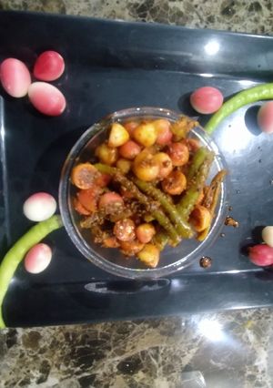 A picture of Karonda pickle.