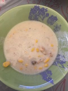 صورة لوصفة شوربه كريمه بالذره و الدجاج