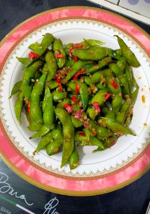 Foto resep Spicy Garlic Edamame