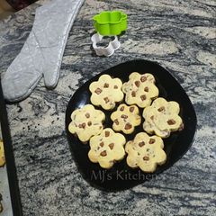 A picture of Chocolate chips cookies.