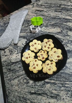 A picture of Chocolate chips cookies.