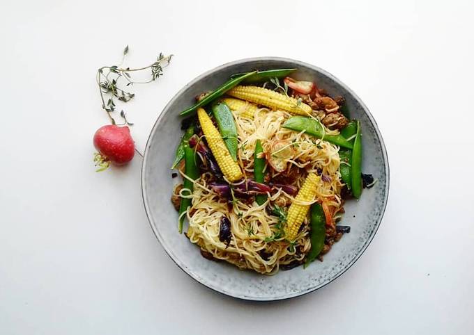 Ground beef noodle stirfry