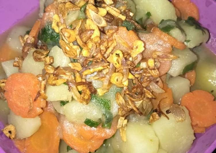 Resep Sop Kentang &amp; Wortel yang Enak