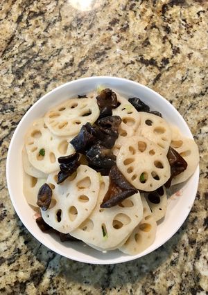 醋溜蓮藕黑木耳 的食譜成品照片