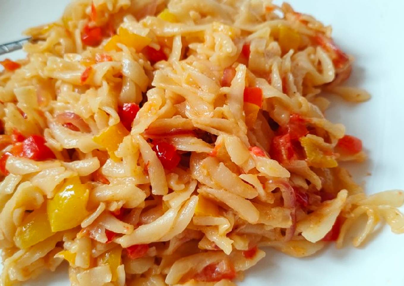 Fried macaroni with a little twist