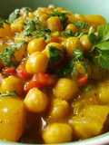 Garbanzos al curry con leche de coco