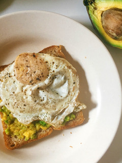 Foto resep Avocado toast dengan telur