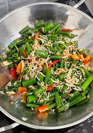 Foto resep Kembang Bawang Teri Pedas