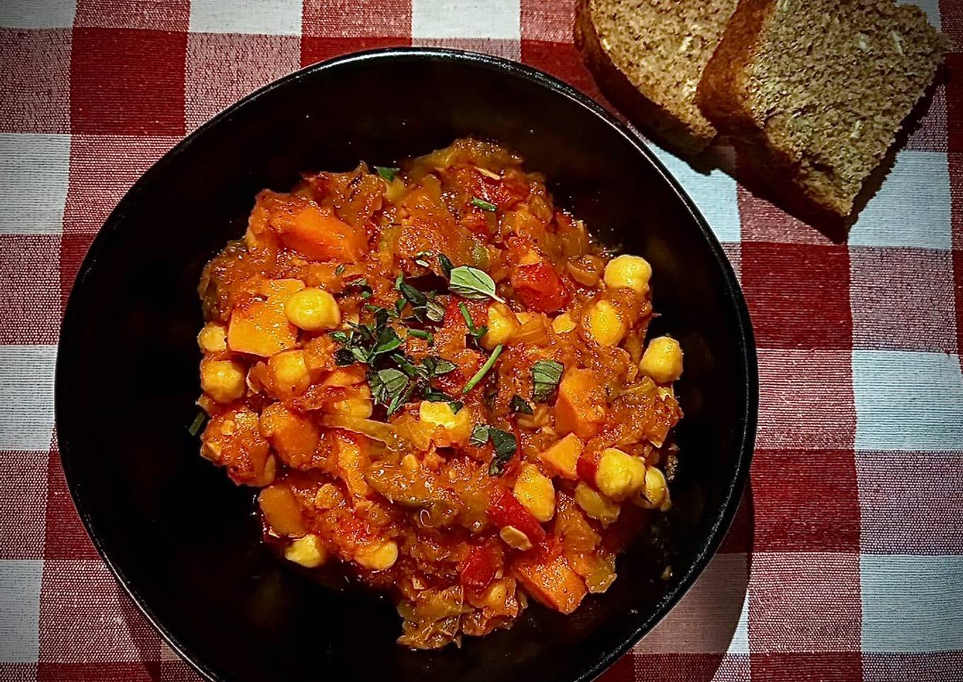 Cazuela de verduras y garbanzos