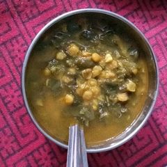 A picture of Daal palak.