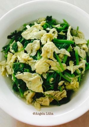 Foto resep Tumis sayur bayam dan telur,menu sederhana