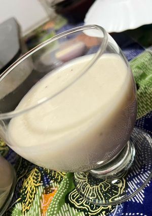 Une photo de Milkshake banane coco 🍌 🥥