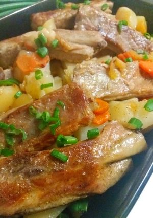 Фото Ребрышки с овощами в медово-горчичном маринаде.
