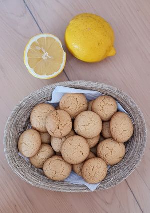 Una foto de Galletitas económicas con fragancia a limón 🍋 ideal principiantes