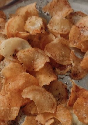 બટાકા ની ચિપ્સ (Bataka Chips Recipe In Gujarati) રેસીપી મુખ્ય ફોટો
