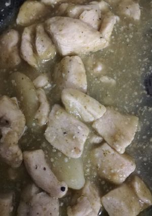 Una foto de Pollo en salsa verde