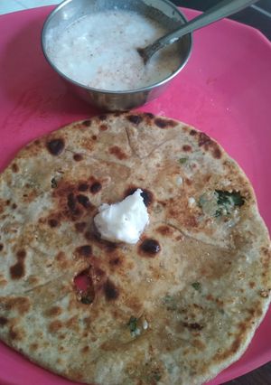 A picture of Gobhi Parantha.