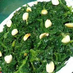 A picture of Palong shaak bhaja/ bengali style spinach stir-fry recipe.