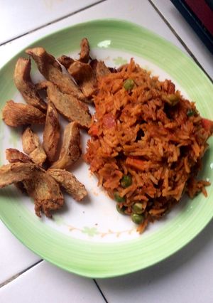 A picture of Jollof rice.