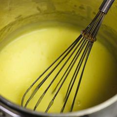 A picture of Veloute Sauce.
