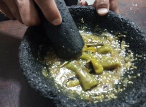 Una foto de Salsa verde ranchera bien brava con pulque o tequila
