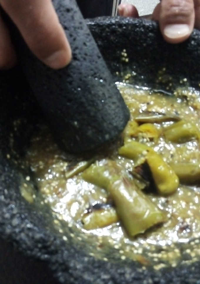 Una foto de Salsa verde ranchera bien brava con pulque o tequila