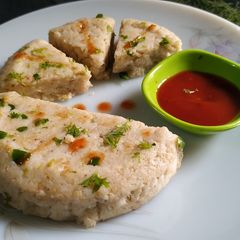A picture of Poha dhokla.