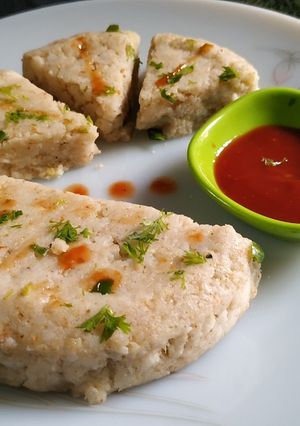 A picture of Poha dhokla.