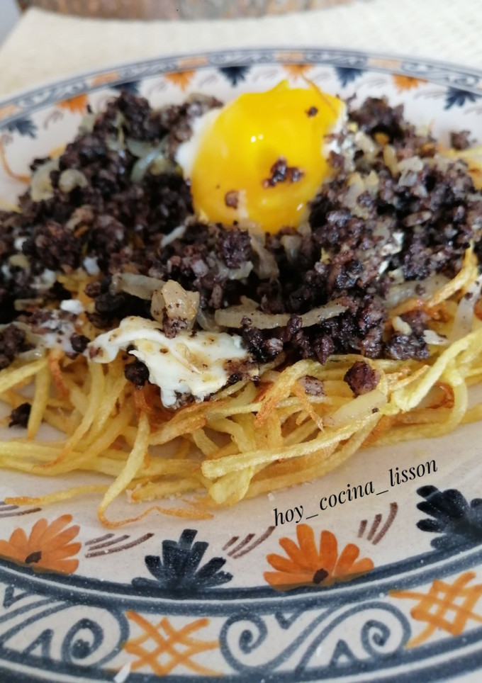 Una foto de Revuelto de morcilla
