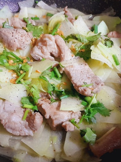 Hình của món Su su xào thịt vai heo.