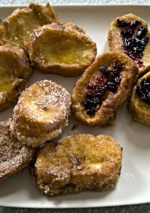 Una foto de Torrijas en tres versiones