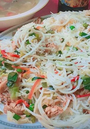 A picture of Singapore rice.