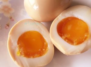 รูปของ ไข่ยางมะตูมดองโชยุ 味卵 Aji tamago