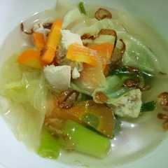 Sayur Sop Ayam Sederhana রেসিপির প্রধান ছবি